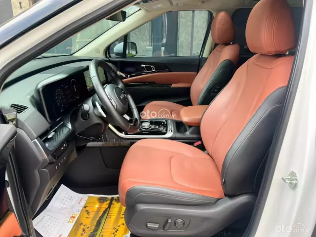 Kia Carnival 2.2D Signature 2023 8