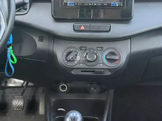 Suzuki Ertiga 1.5L GL MT 2022 11