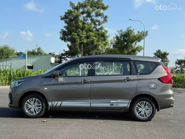 Suzuki Ertiga 1.5L GL MT 2022 5
