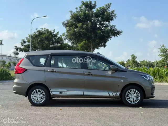 Suzuki Ertiga 1.5L GL MT 2022 6