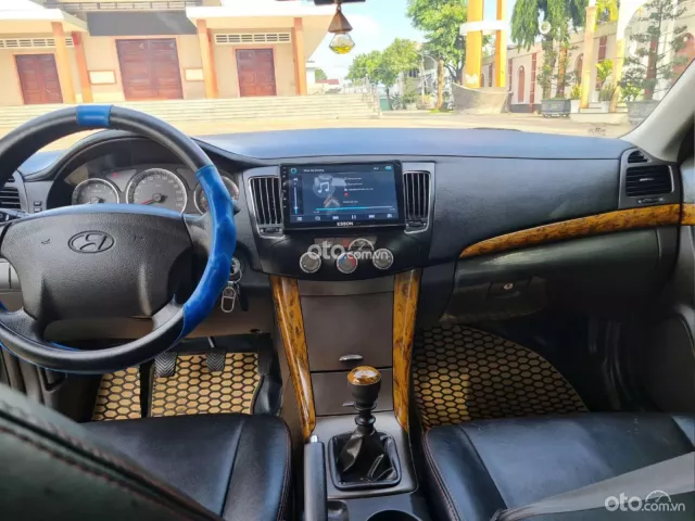 Hyundai Sonata 2009 14
