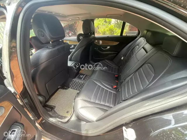 Mercedes-Benz C250 Exclusive 2018 4