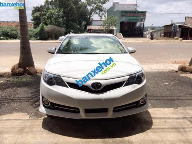 Xe Toyota Camry SE 2012