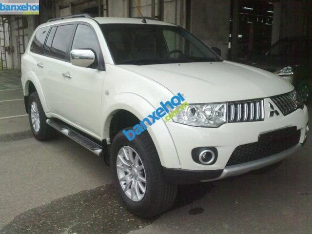 Xe Mitsubishi Pajero 2WD AT 2014