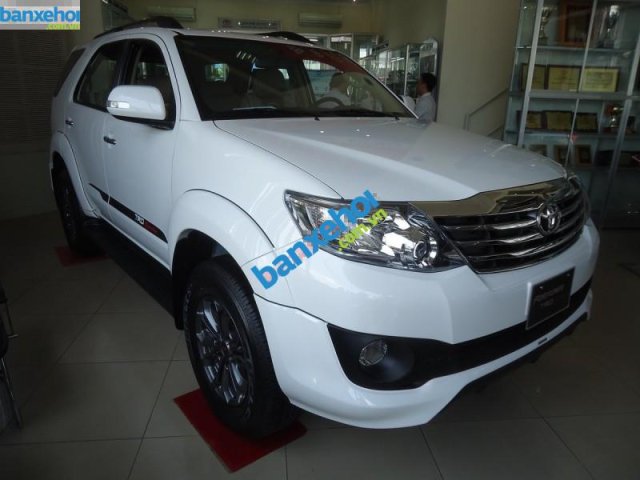 Xe Toyota Fortuner TRD Sportivo 4x2AT 2014