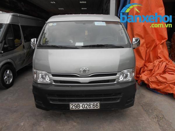 Xe Toyota Hiace  2011