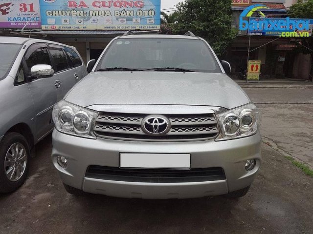 Xe Toyota Fortuner V 2010