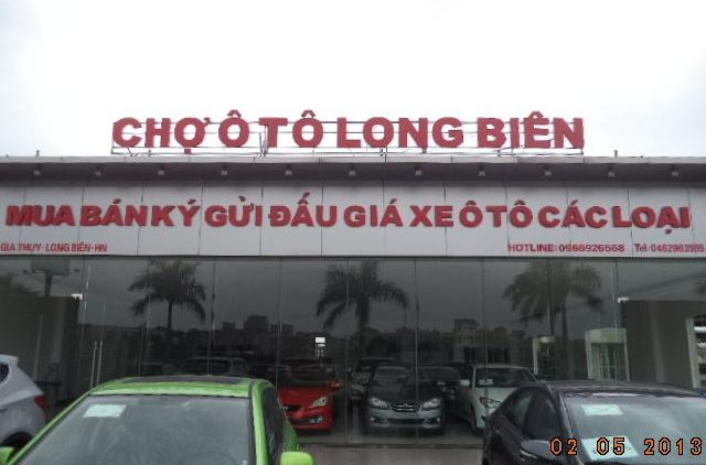 Chợ Ô tô Long Biên