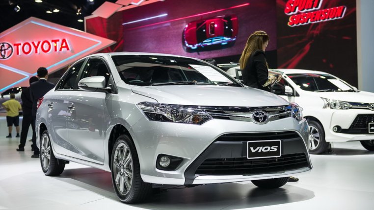 Lên đời thế hệ mới Toyota Vios 2018 có tốt hơn Honda City 2018