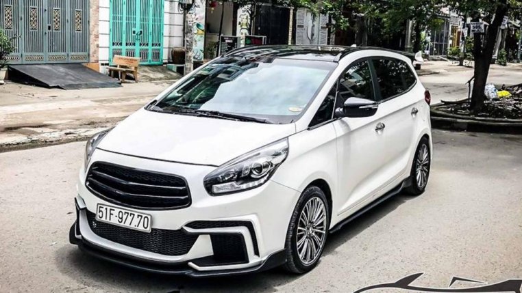 Khám phá mẫu Kia Rondo với bộ bodykit thể thao mới