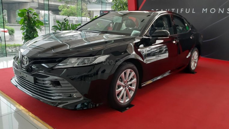 Lộ bảng giá lạc khi mua Toyota Camry 2019