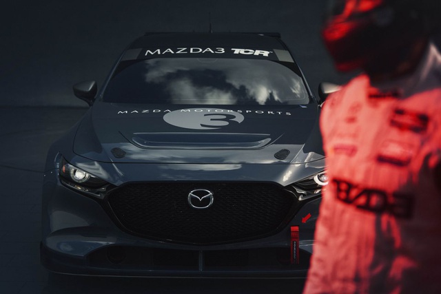  Lanzó la versión Mazda3 con una capacidad de 350 caballos de fuerza