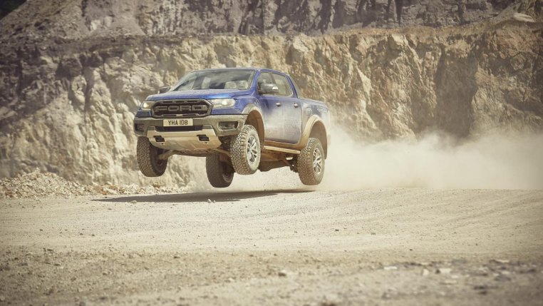 Ford Ranger Raptor sắp bỏ động cơ 2.0L, lên thẳng động cơ V8 của Mustang GT