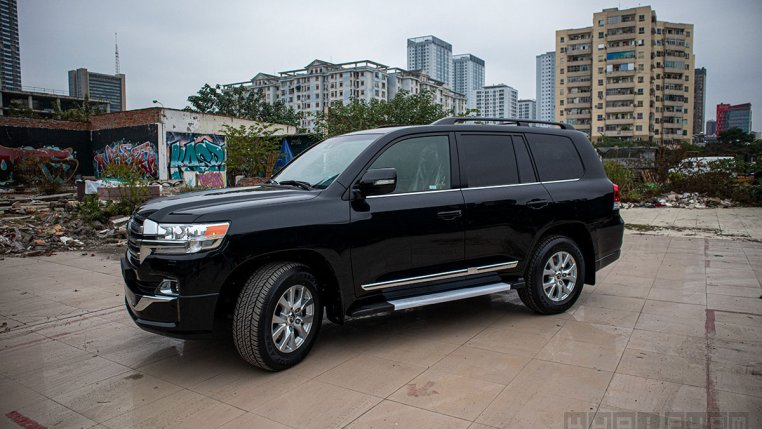 Trọn bộ ảnh chi tiết xe Toyota Land Cruiser 2020 mới về Việt Nam