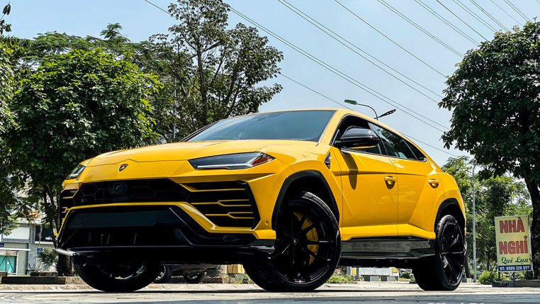 Đánh giá xe Lamborghini Urus 2020 - Siêu SUV nhanh nhất thế giới