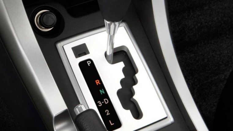 Số L trên xe ô tô có ảnh hưởng tới độ bền của động cơ hay không?