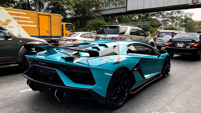 Lamborghini Aventador SVJ đầu tiên về Việt Nam tái xuất, gầm rú đường phố  với 2 chi tiết mới