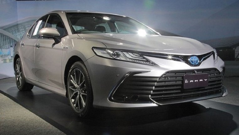 Read more about the article Toyota Camry 2022 lộ thông số, có gì để đấu VinFast Lux A2.0?