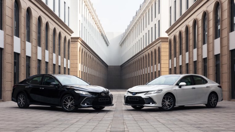 Read more about the article Toyota Camry 2022 chính thức ra mắt khách hàng Việt, chốt giá từ 1,05 tỷ đồng