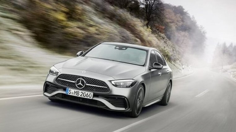 Read more about the article Mercedes-Benz C 300 thế hệ mới lộ giá bán, đại lý bắt đầu nhận cọc