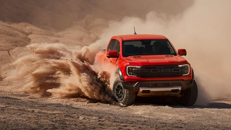 Read more about the article Ford Ranger Raptor 2023 thế hệ mới ra mắt: Ngoại hình miễn bàn, bổ sung động cơ Ecoboost V6 3.0L nhưng khó về Việt Nam