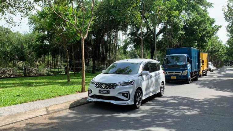 Read more about the article Lộ diện Suzuki Hybrid Ertiga tại Việt Nam, người yêu xe ‘xanh’ nóng lòng