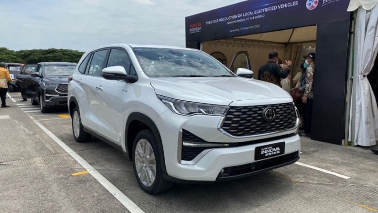 Read more about the article Đại lý nhận cọc Toyota Innova 2023, xe đời 2022 xả kho kèm ưu đãi hấp dẫn