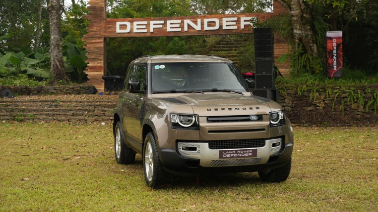 Read more about the article Land Rover Defender 130 ra mắt Việt Nam, 5 phiên bản, giá cao nhất hơn 7,9 tỷ đồng