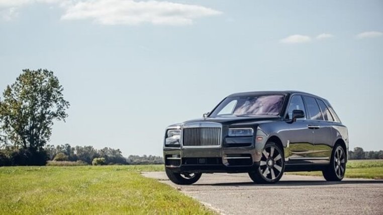 Read more about the article Bí ẩn, xe siêu sang Rolls-Royce Cullinan bị ‘bỏ quên’ gần 1 năm tại cảng Hải Phòng