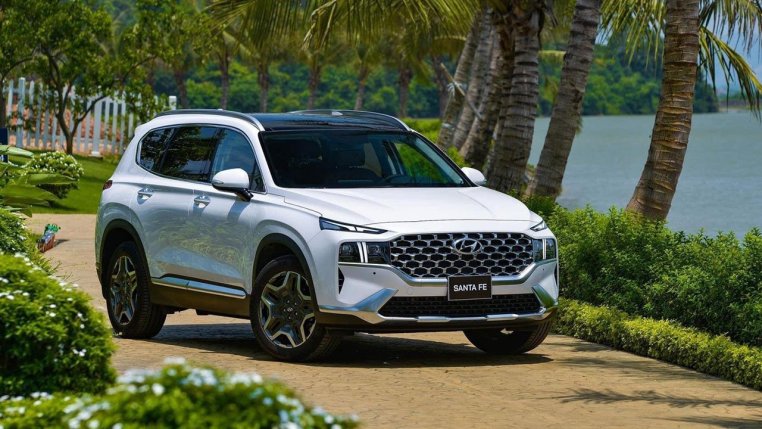 Read more about the article Hyundai Santa Fe đang ở đâu trong cuộc đua giành thị phần phân khúc SUV 7 chỗ?