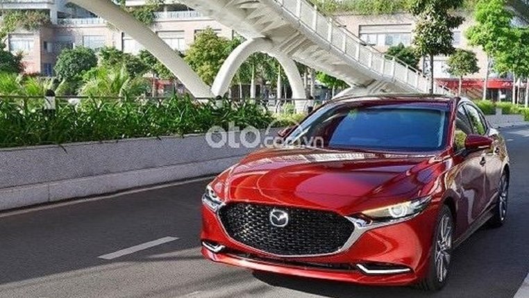 Read more about the article Phân khúc sedan hạng C: Mazda 3 không cho KIA K3 cơ hội lật kèo