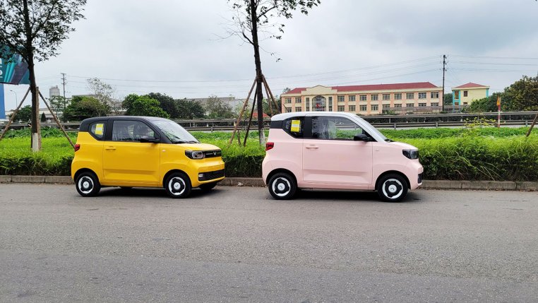 Read more about the article Soi điểm khác biệt mẫu xe Wuling HongGuang MiniEV mới lộ diện với bản nhập khẩu không chính hãng
