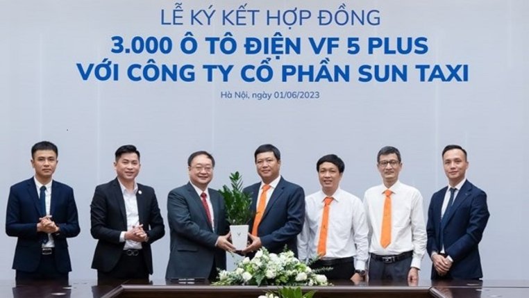 Read more about the article Hãng Taxi truyền thống mua 3.000 xe điện