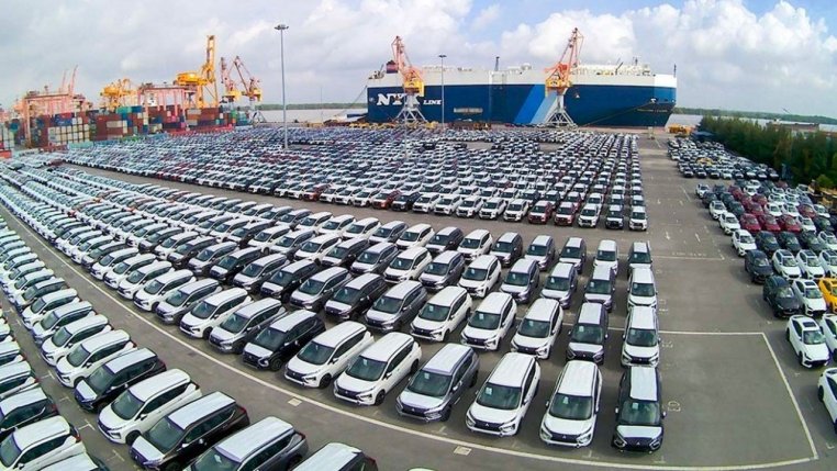 Read more about the article Sức tiêu thụ chậm, ô tô nhập khẩu về Việt Nam tiếp tục giảm trong tháng 5/2023