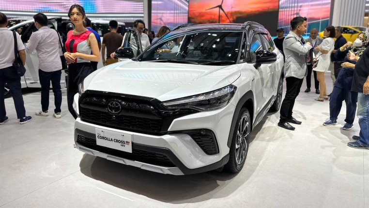 Read more about the article Mẫu xe bán chạy nhất Bắc Mỹ Toyota RAV4 được ưu ái bán tại Indonesia