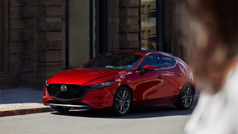 Read more about the article Doanh số xe sedan hạng C giảm nhẹ, Mazda3 dẫn đầu phân khúc