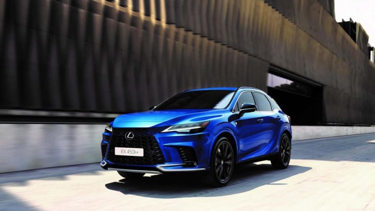 Read more about the article Lexus RX F xuất hiện nổi bật với gói thể thao Sport Design