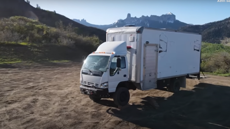 Read more about the article Khám phá chiếc Isuzu 4WD Box Truck Camper – Ngôi nhà nhỏ tối ưu công năng sử dụng