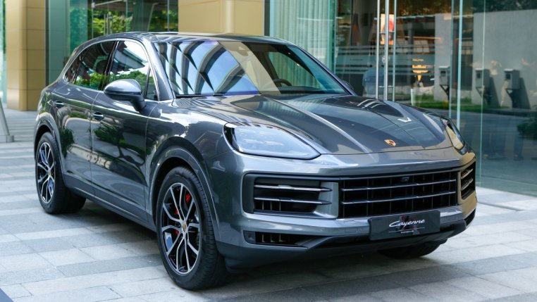 Read more about the article Porsche Cayenne 2024 chính thức mở bán tại Việt Nam, giá cao nhất hơn 14 tỷ đồng