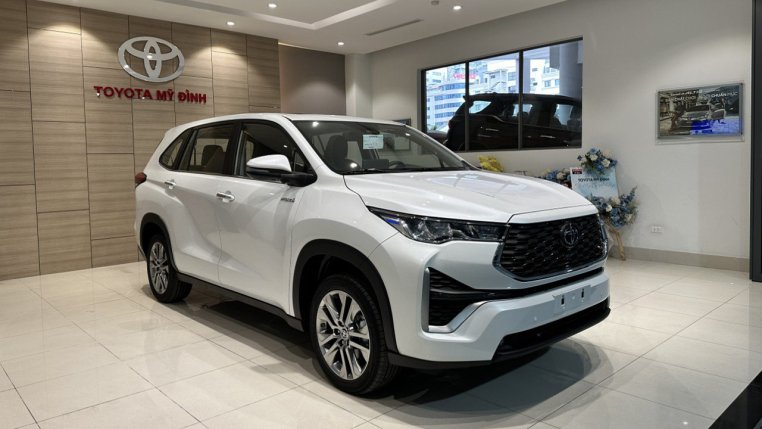 Read more about the article Những mẫu xe ‘bán kèm lạc’ tháng 9 – Toyota Innova Cross, Hyundai Palisade bị gọi tên