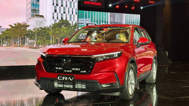 Read more about the article Honda CR-V 2024 ra mắt: Thiết kế mới, công nghệ mới, giá bán khó cạnh tranh CX-5