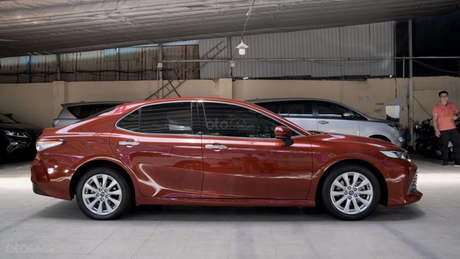 XE NGON GIÁ TỐT | TOYOTA CAMRY 2019 còn cực mới giá chưa đến 1 tỷ 11