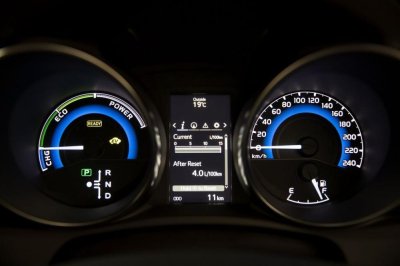 Toyota Corolla hybrid mới sở hữu phạm vi hoạt động lên đến 1000 km 11