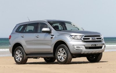 Ford Everest 2017 giới thiệu nâng cấp mới vào tháng 9.