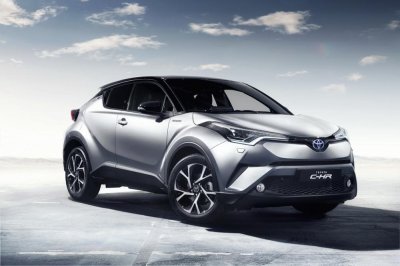 Hé lộ thiết kế nội thất Toyota C-HR: Đối thủ mới của Honda HR-V 5