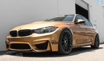 Xế độ BMW M3 có màu sơn đặc biệt Sunburst Gold.