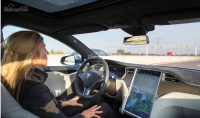 Tesla đang tích cực làm việc với các đối tác để cải thiện tính năng Autopilot.