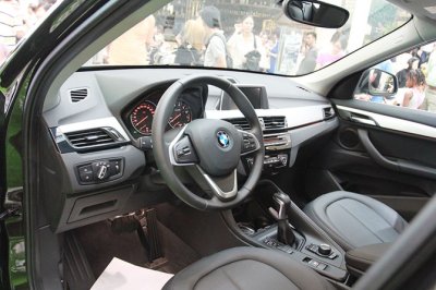 Soi chi tiết BMW X1 sDrive18i giá 1,7 tỷ Đồng tại Việt Nam a11