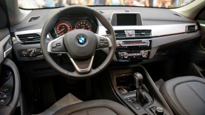 Soi chi tiết BMW X1 sDrive18i giá 1,7 tỷ Đồng tại Việt Nam a10