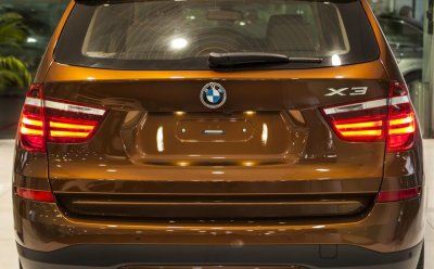 BMW X3 sử dụng đèn hậu dạng LED ống BMW X3 sử dụng đèn hậu dạng LED ống.